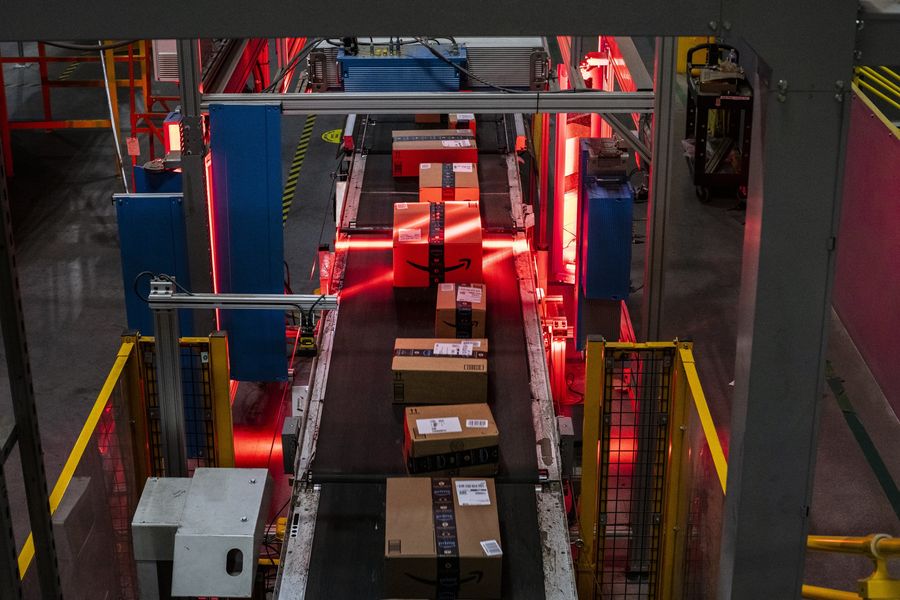 Amazon.com stock is one of the ‘Magnificent Seven.’ An Amazon distribution center on Cyber Monday in Robbinsville, N.J. PHOTO: BRYAN ANSELM FOR THE WALL STREET JOURNAL