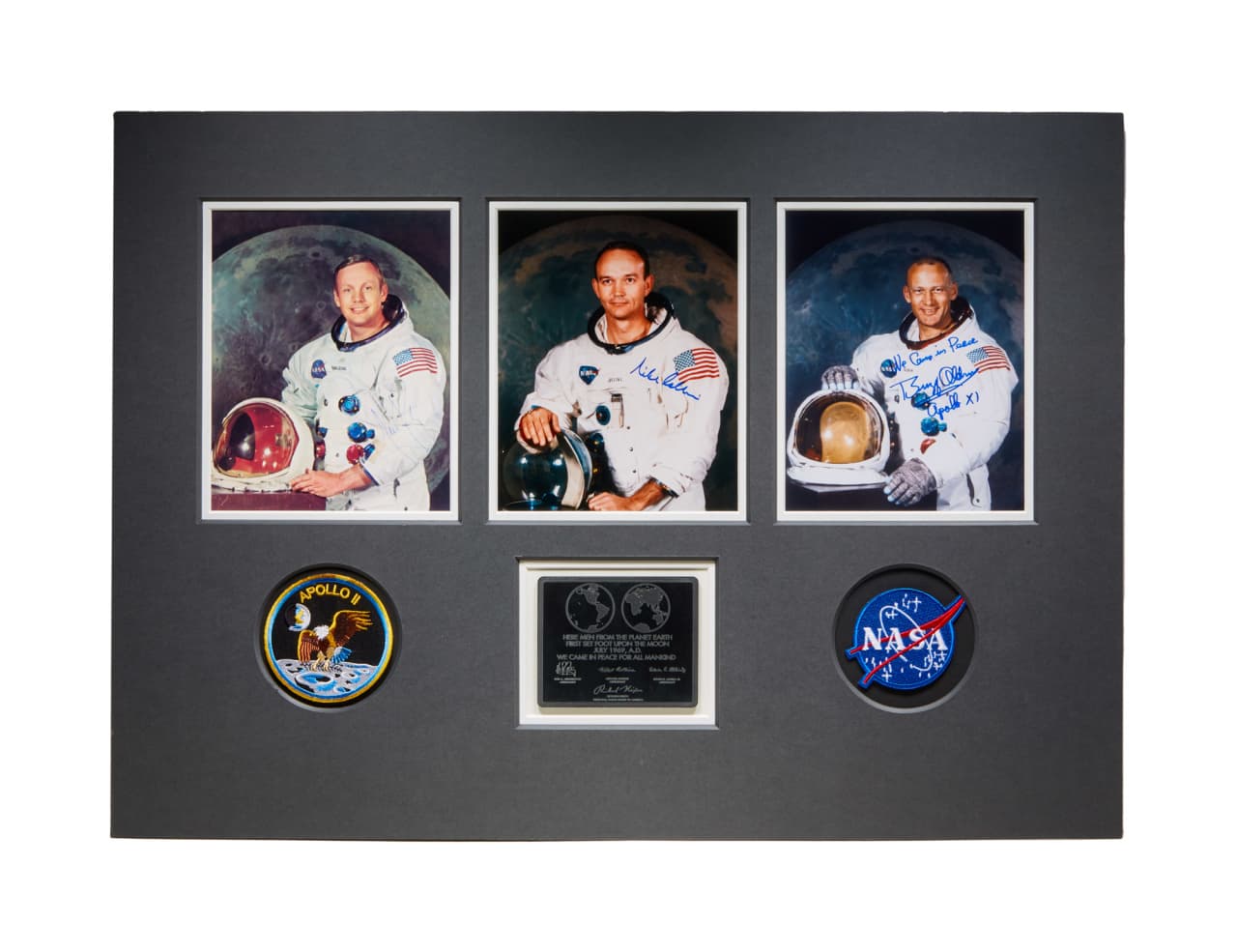 Photos signed by the Apollo 11 crew.
Julien’s Auctions