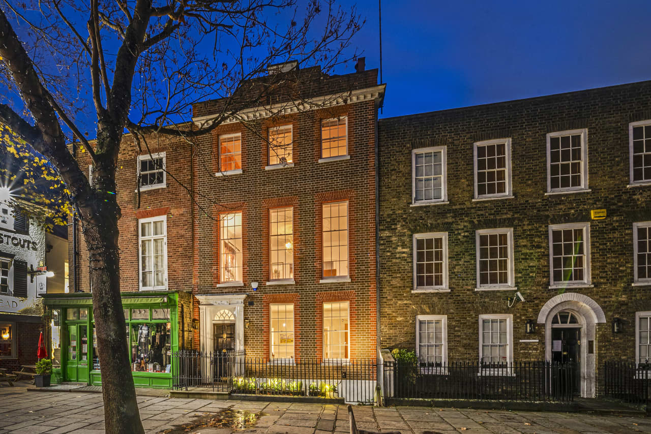 “Ted Lasso” fans will recognize the location of this newly-listed London townhouse.
Savills
