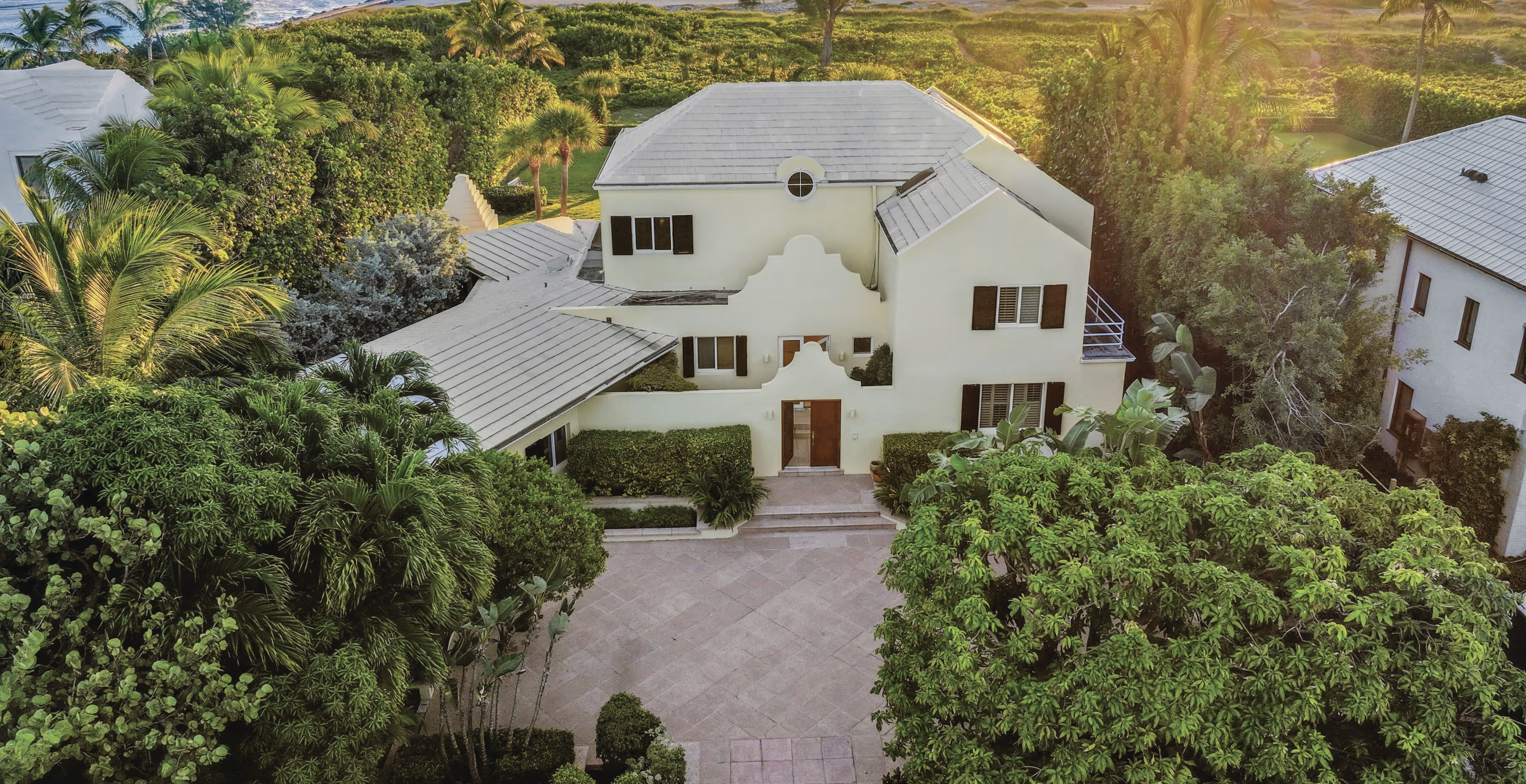 The 11th-generation heir of a German royal family has sold an oceanfront mansion in Palm Beach, Florida, for $30.27 million. Photo: Shoootin